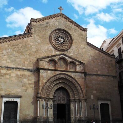 9 fondi chiese edifici